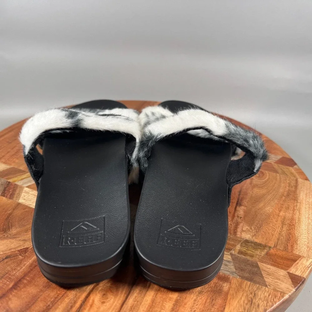 Reef Cushion Vista Cozy Black White Zebra Faux Fur Slide Sandals Womens 8 H-22